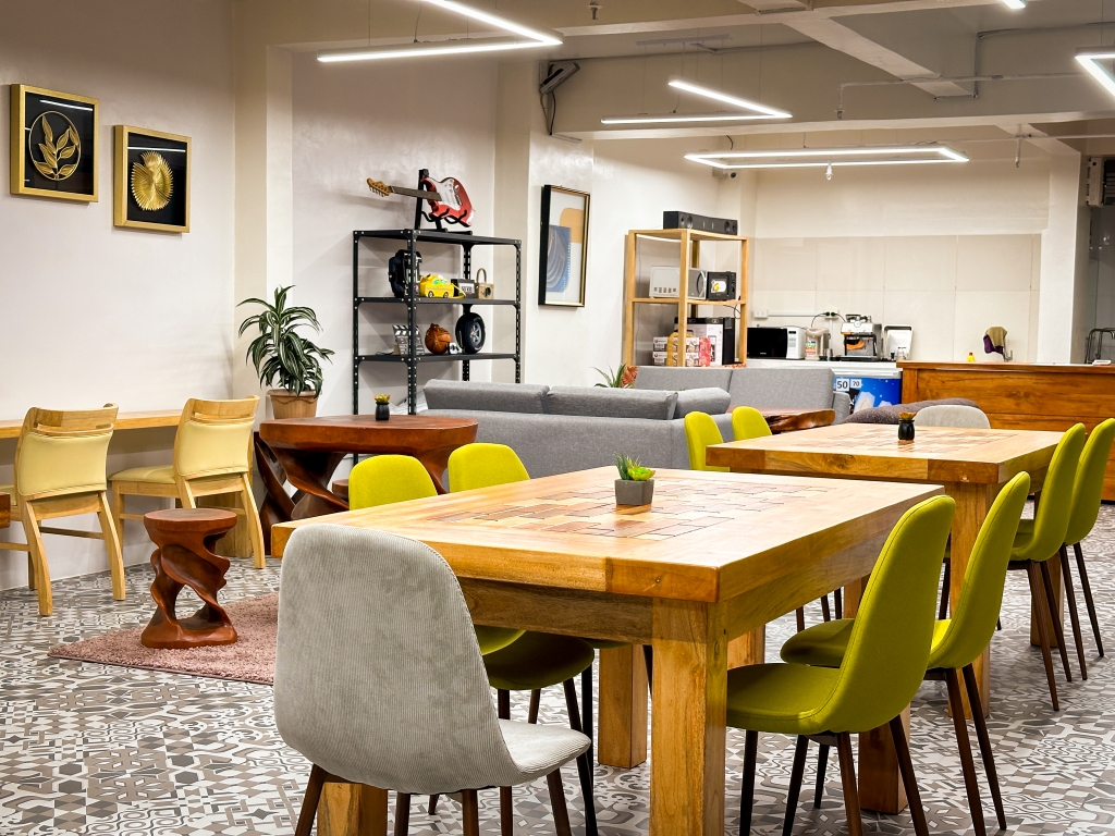 フィリピン留学 Cebu21 - Wales-Business Lounge-4